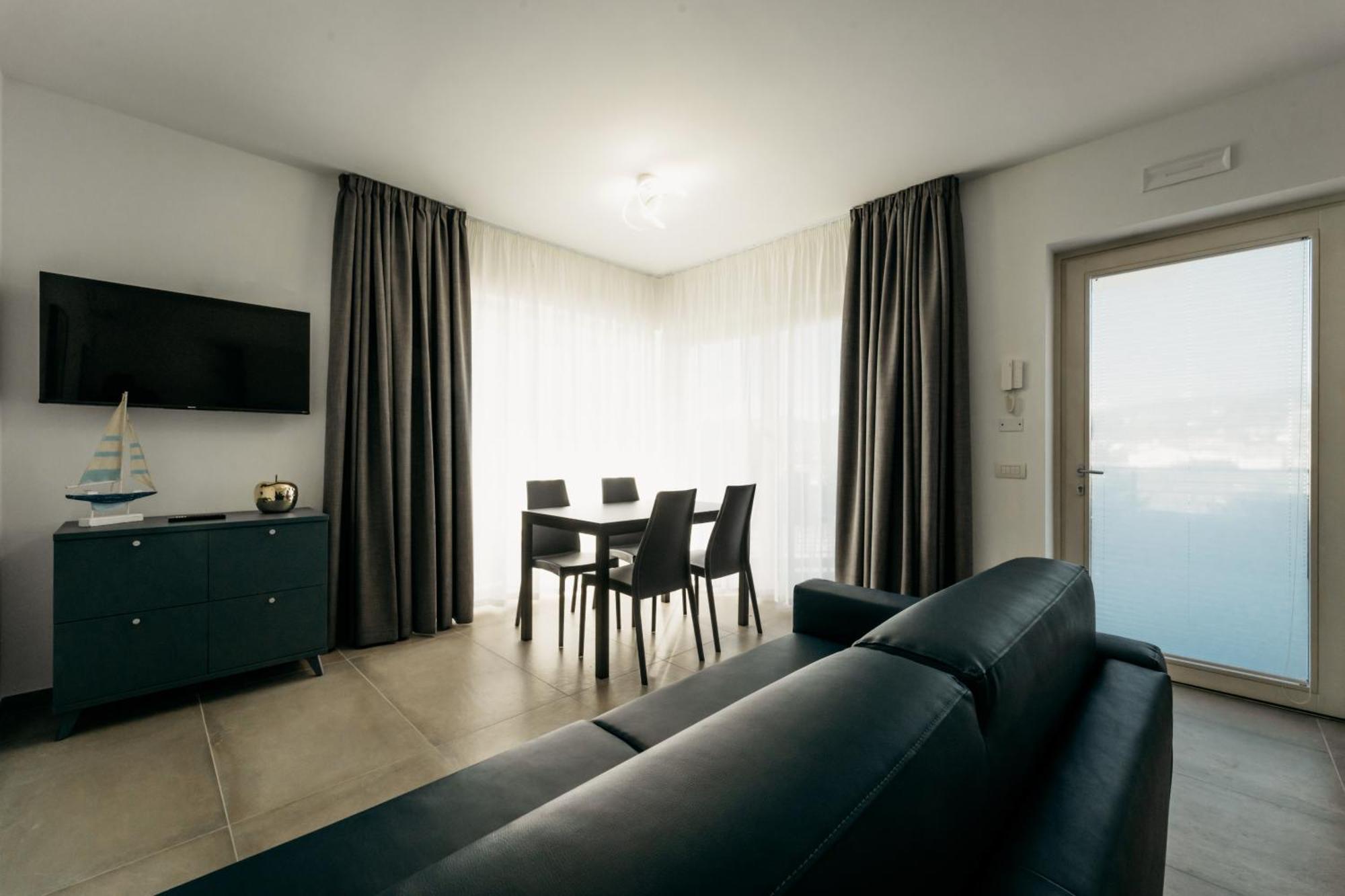 Apartments Monsurei, Lake View Bardolino Bagian luar foto
