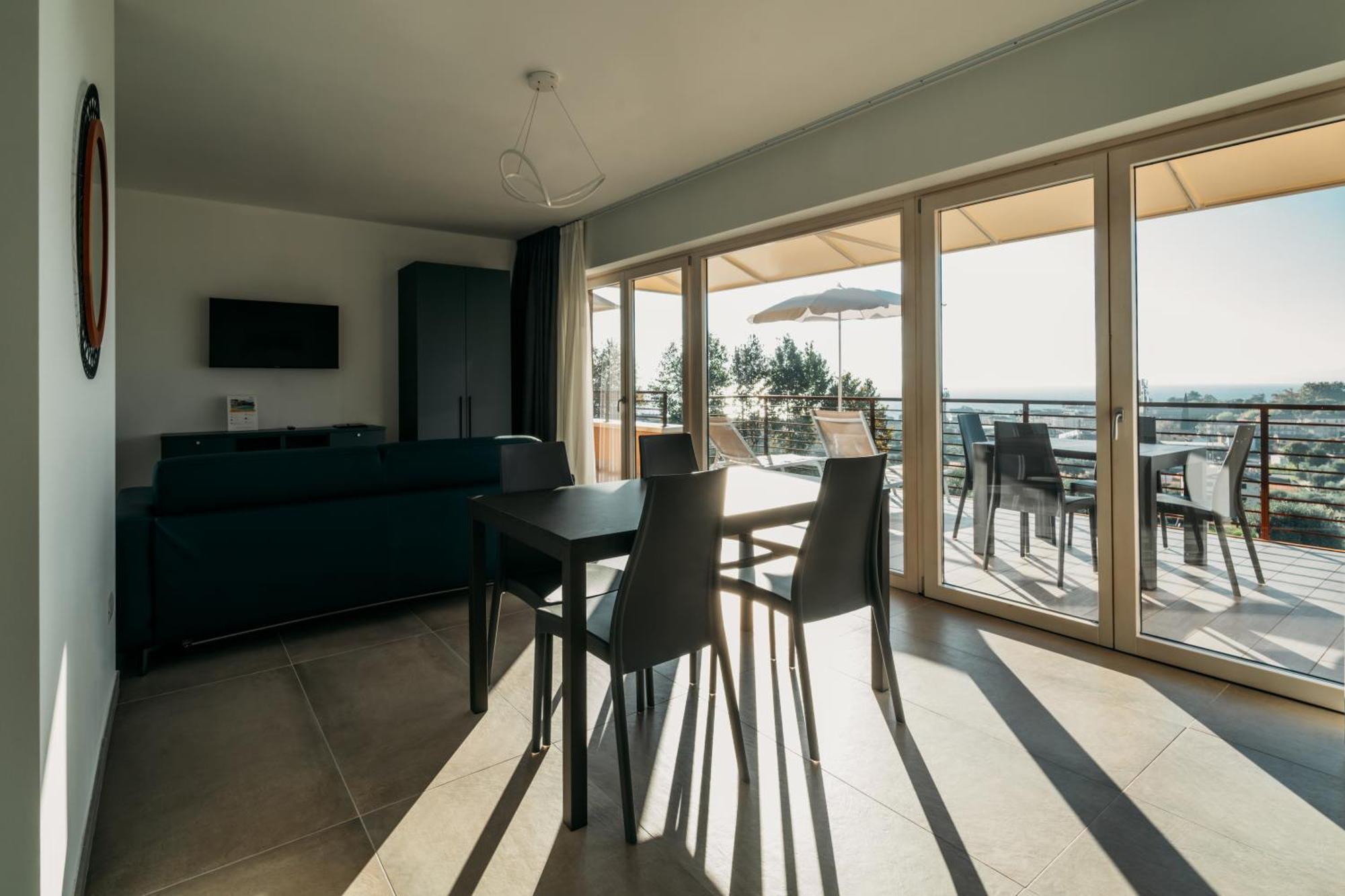 Apartments Monsurei, Lake View Bardolino Bagian luar foto