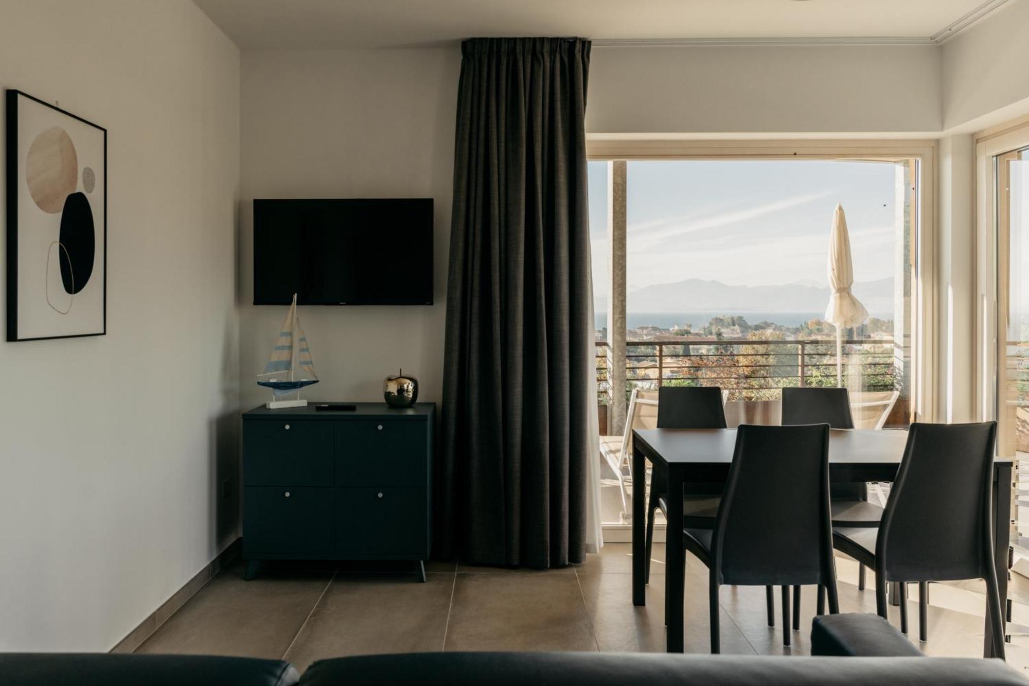 Apartments Monsurei, Lake View Bardolino Bagian luar foto