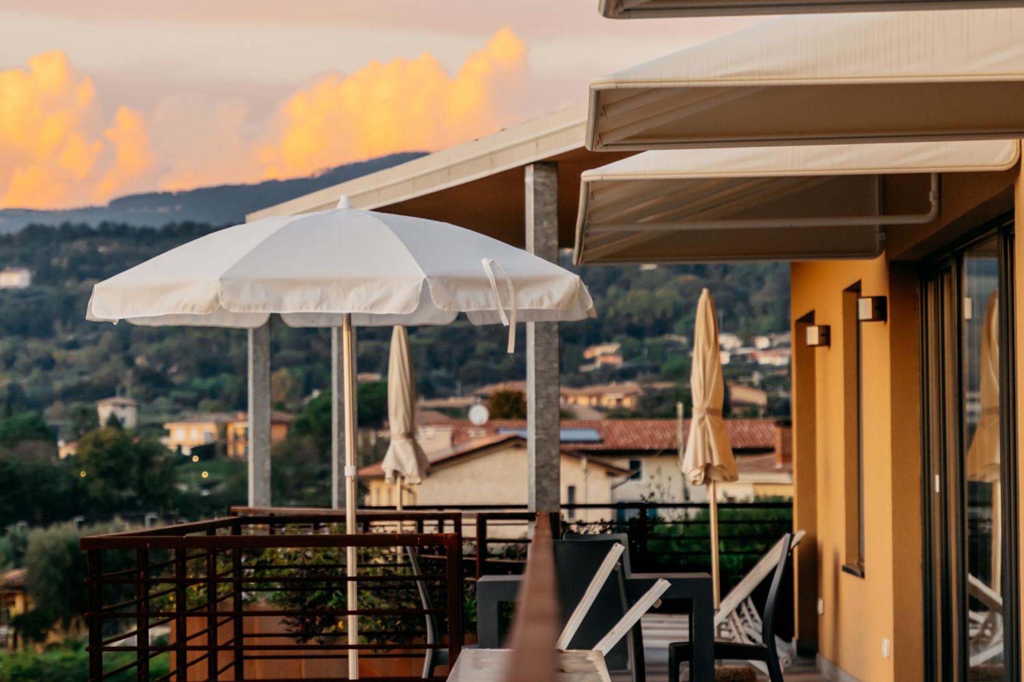 Apartments Monsurei, Lake View Bardolino Bagian luar foto